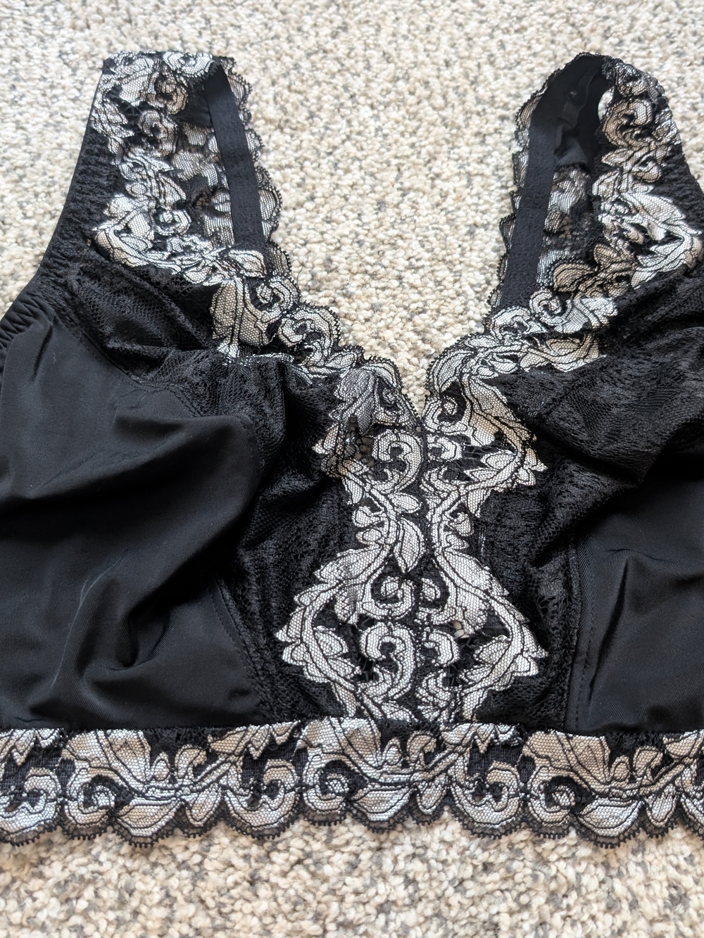 Breezies Black wireless Bra with Silver Lace Detail 2X
